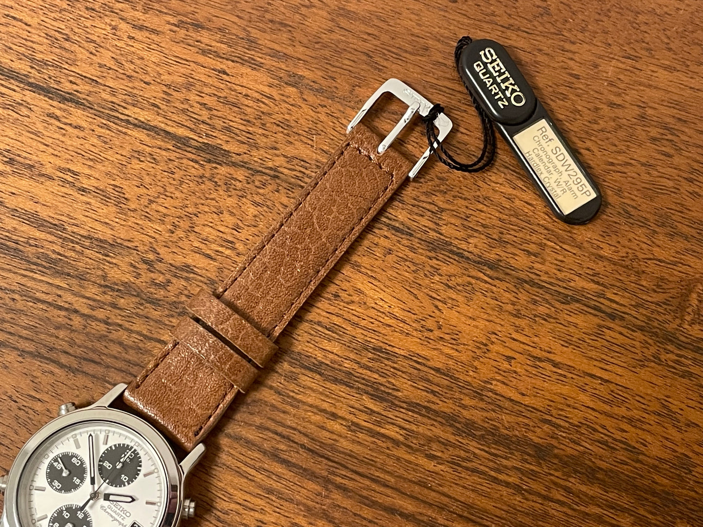 (1992) Seiko 7T32-6D80 Quartz chronograph - "Panda" silver dial w/ black subdials (NOS)