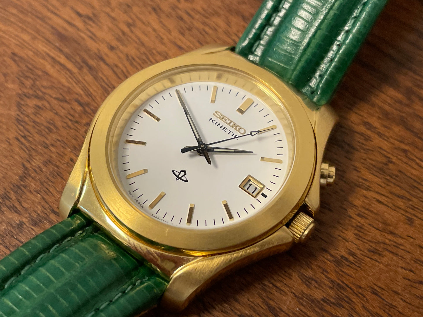 (1994) Seiko 5M22-7B00 Kinetic gold case - white dial w/ gold markers (NOS)