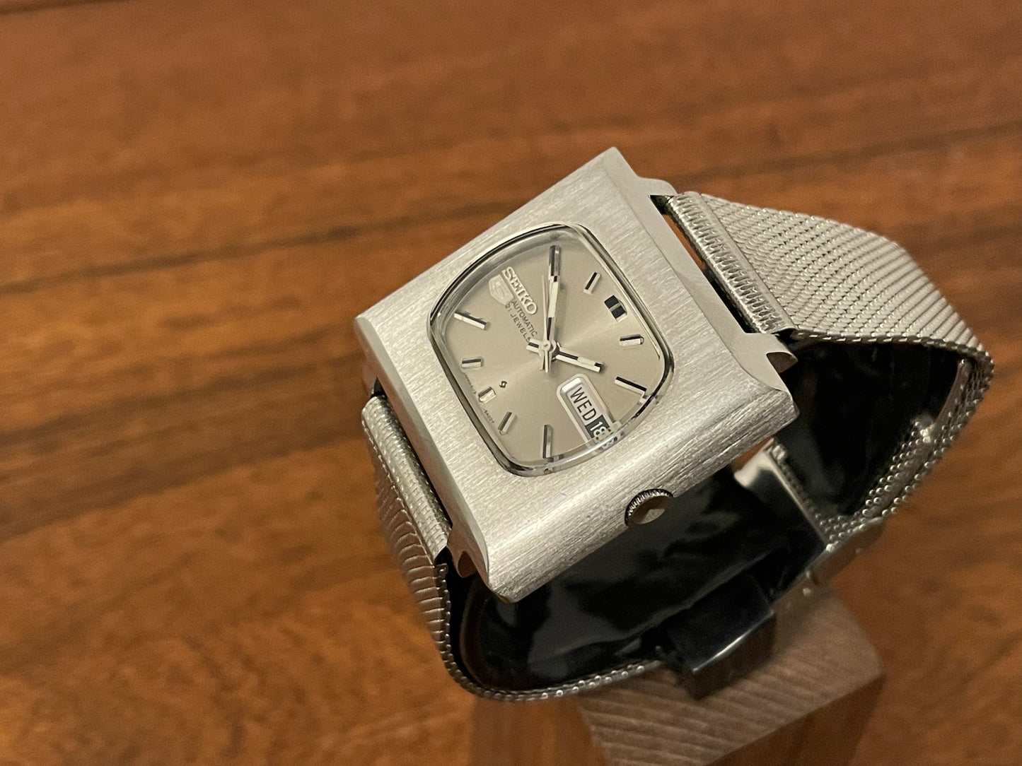 (1972) Seiko 5 Automatic 6119-5401 "TV" dial, square case with silver dial (full service)