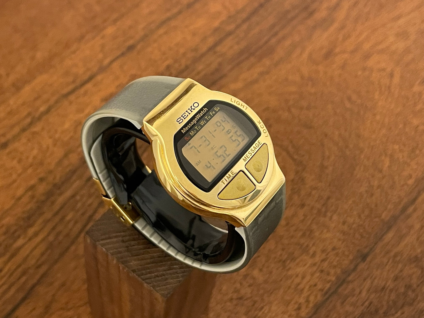 (1995) Seiko MA52-4A00 MessageWatch with gold colored case