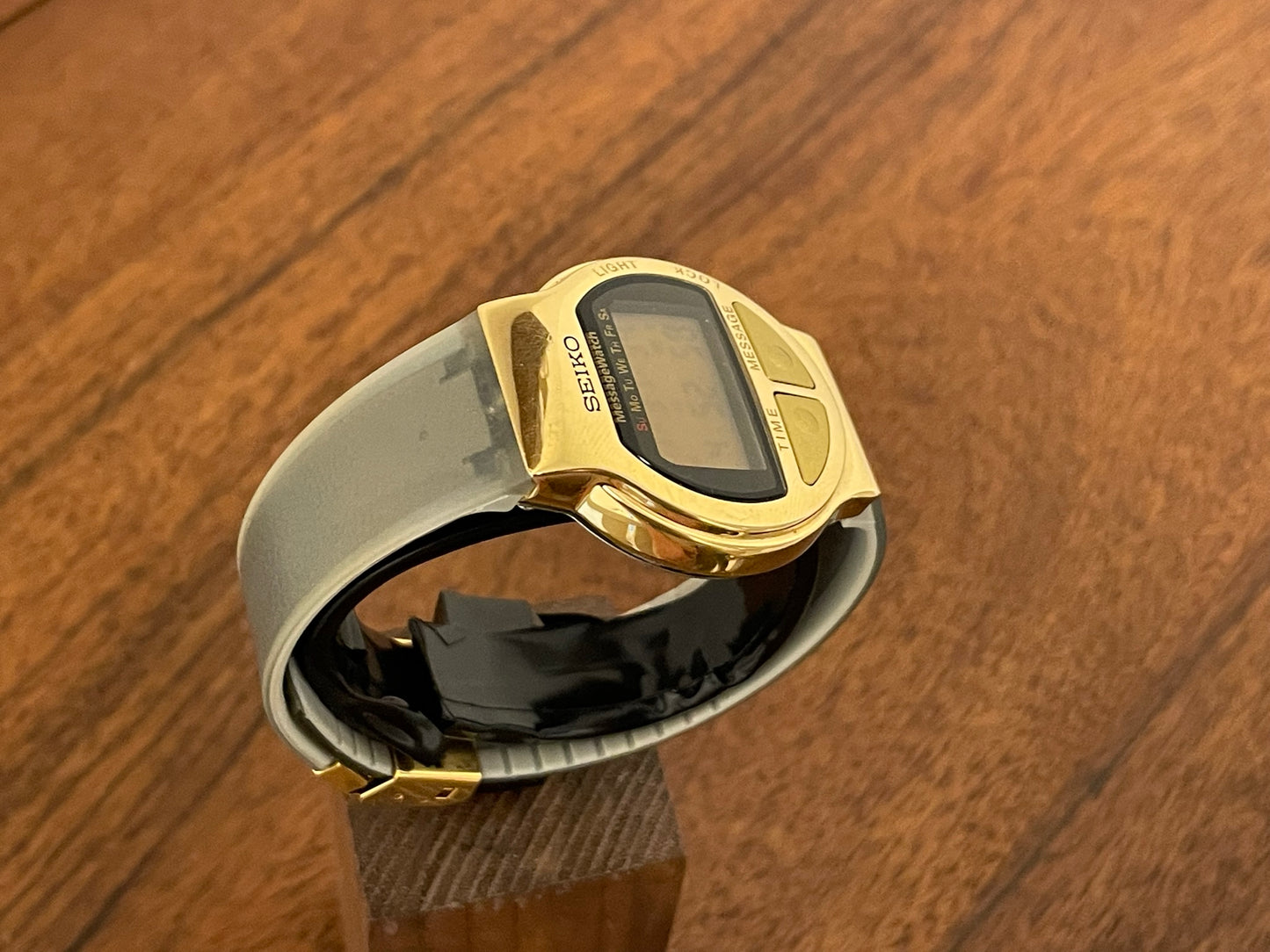 (1995) Seiko MA52-4A00 MessageWatch with gold colored case