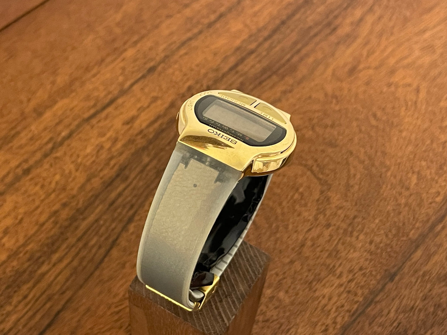 (1995) Seiko MA52-4A00 MessageWatch with gold colored case