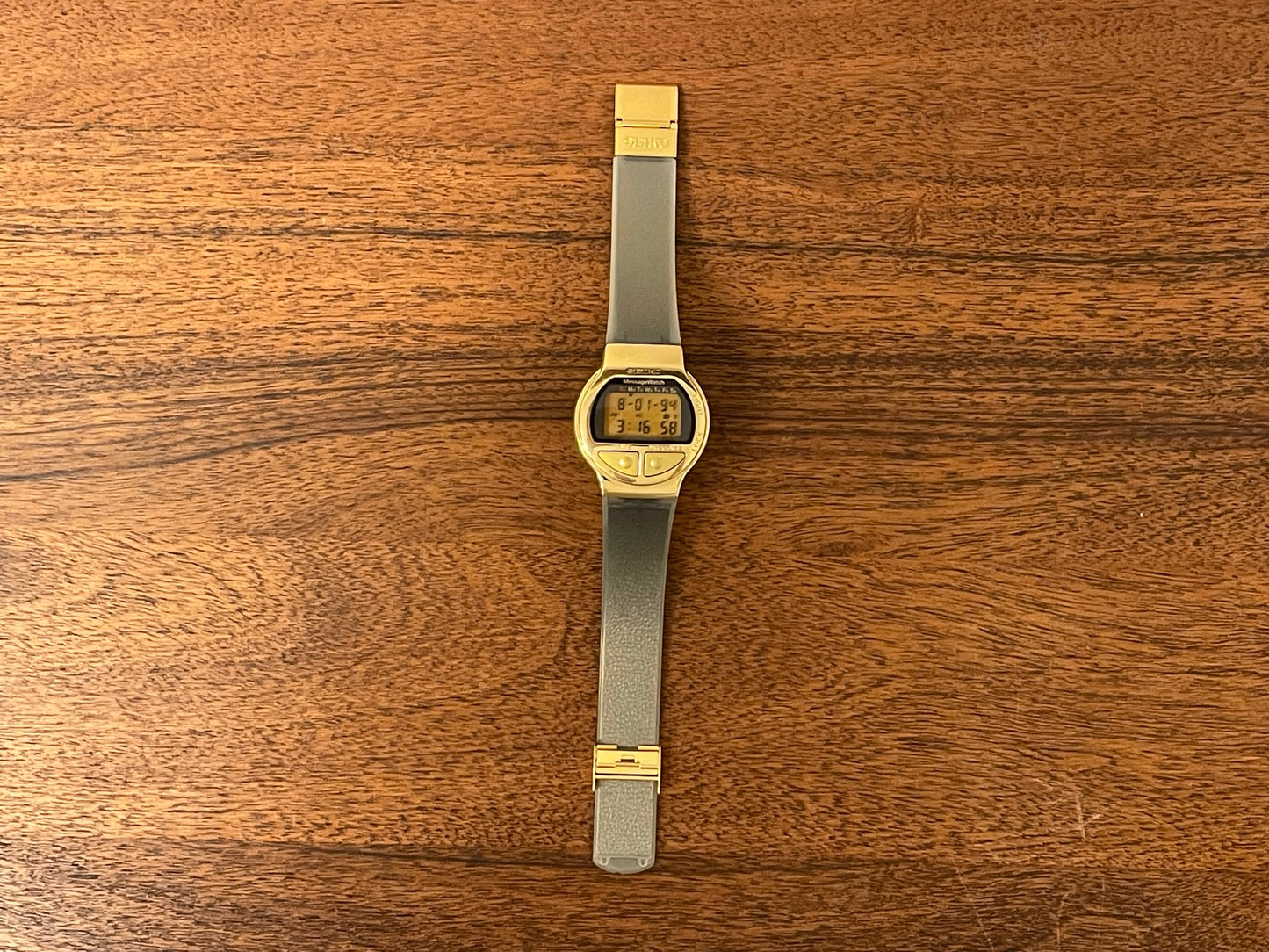 (1995) Seiko MA52-4A00 MessageWatch with gold colored case