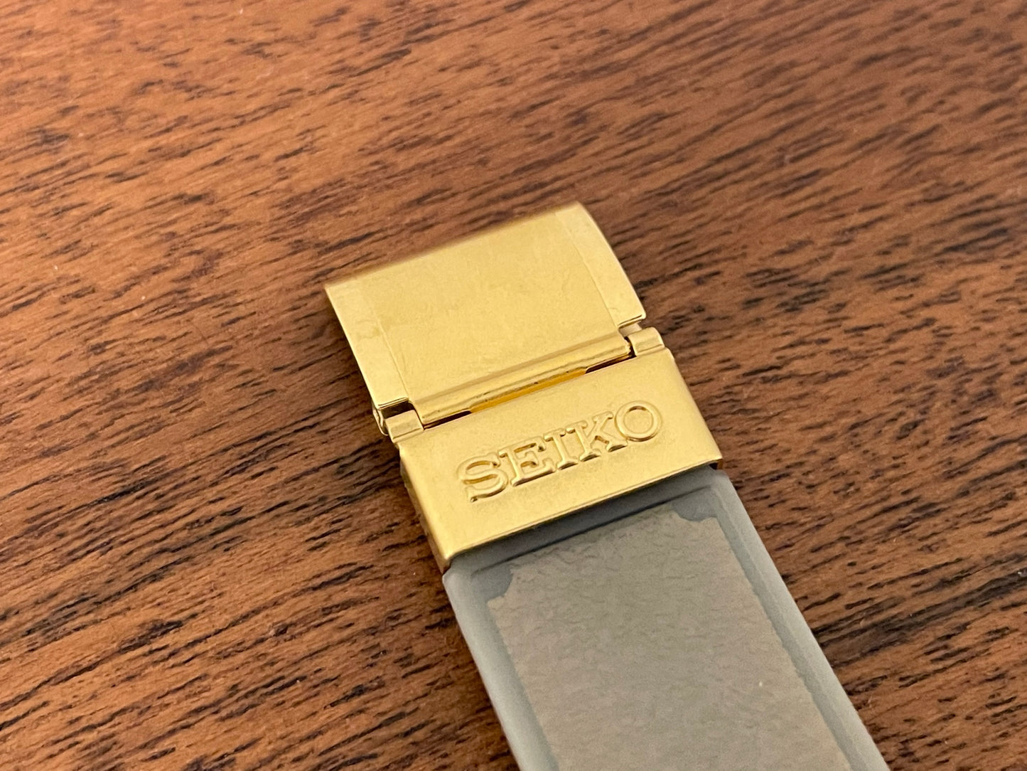(1995) Seiko MA52-4A00 MessageWatch with gold colored case