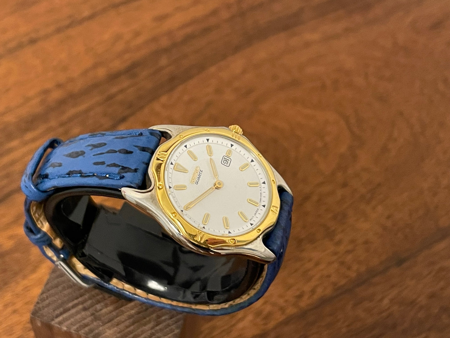 (1995) Seiko 7N89-0261 dress watch - small size