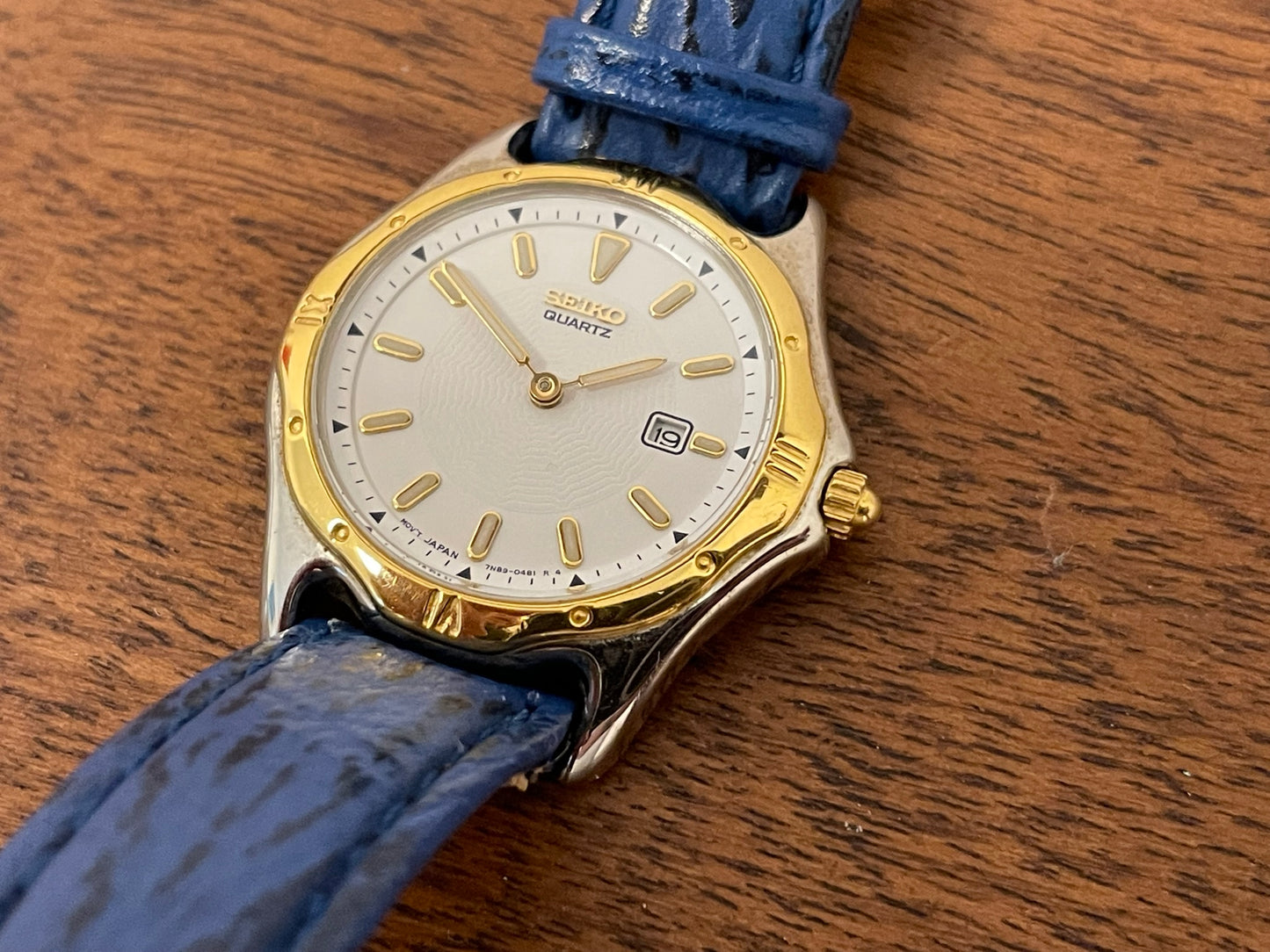 (1995) Seiko 7N89-0261 dress watch - small size