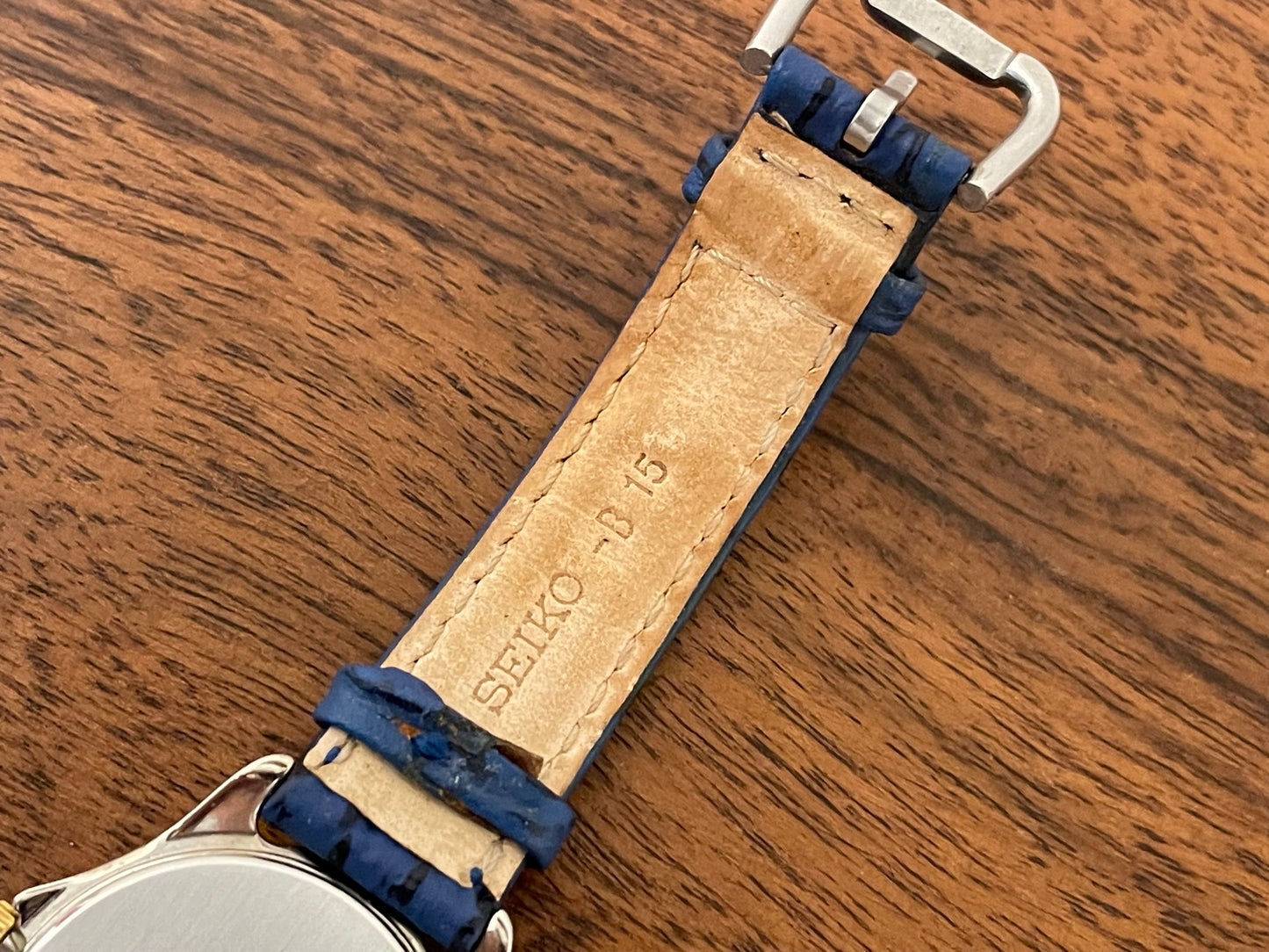 (1995) Seiko 7N89-0261 dress watch - small size