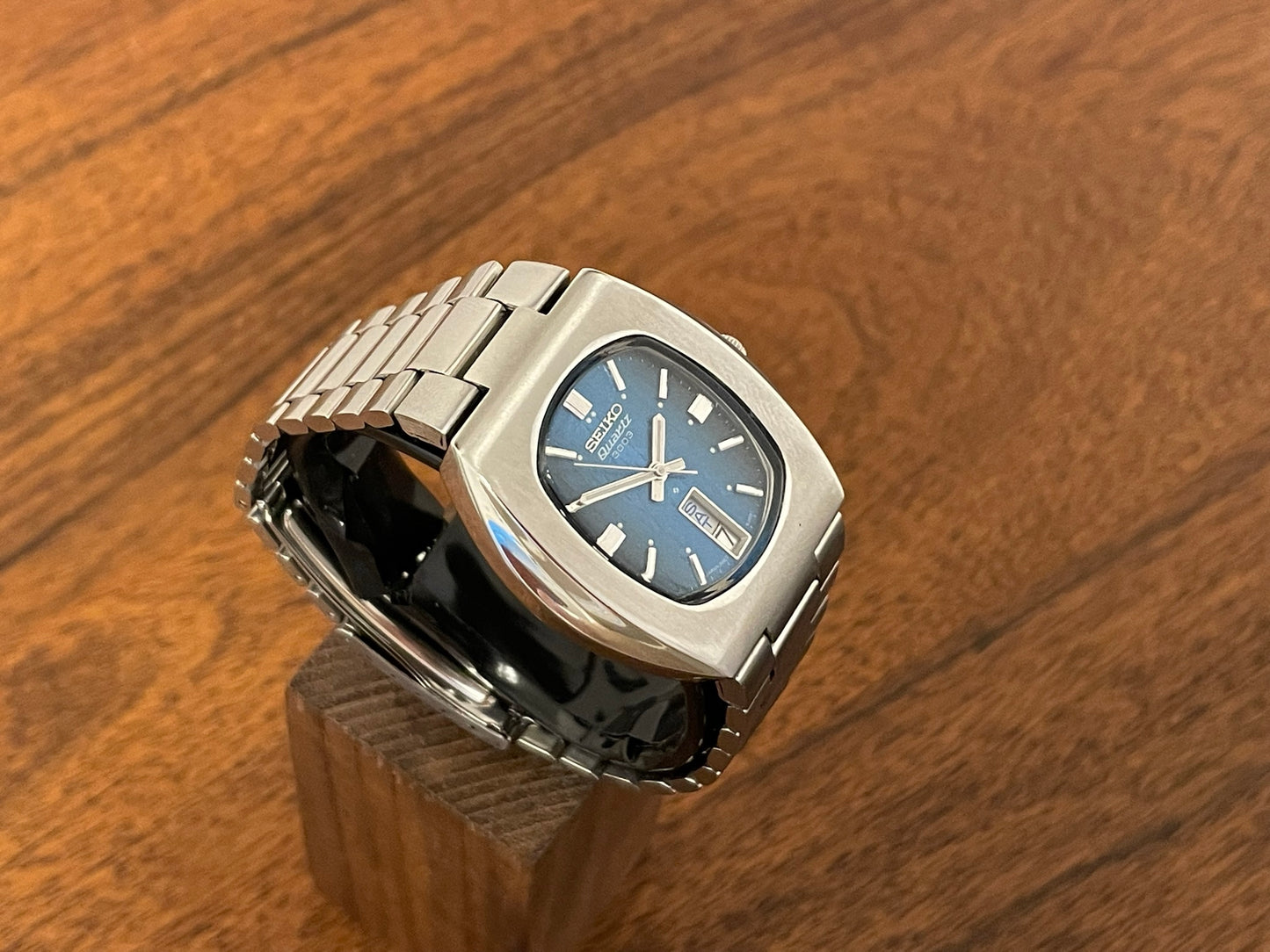 (1983) Seiko 3863-5009 Quartz 3003 "ocean blue textured dial" (serviced)