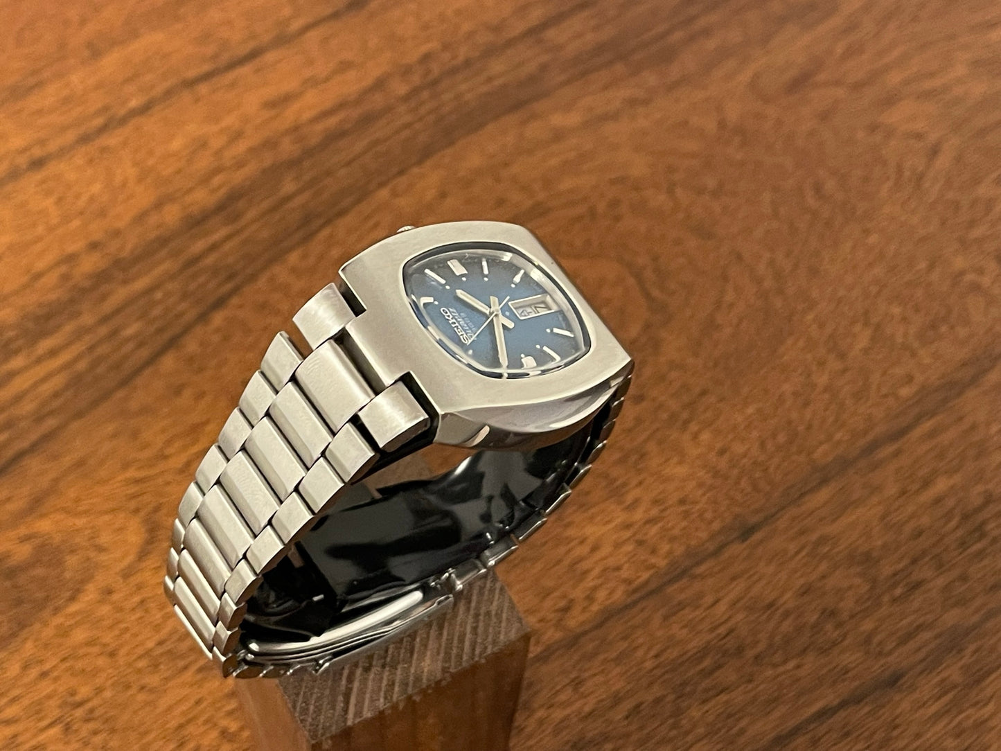 (1983) Seiko 3863-5009 Quartz 3003 "ocean blue textured dial" (serviced)