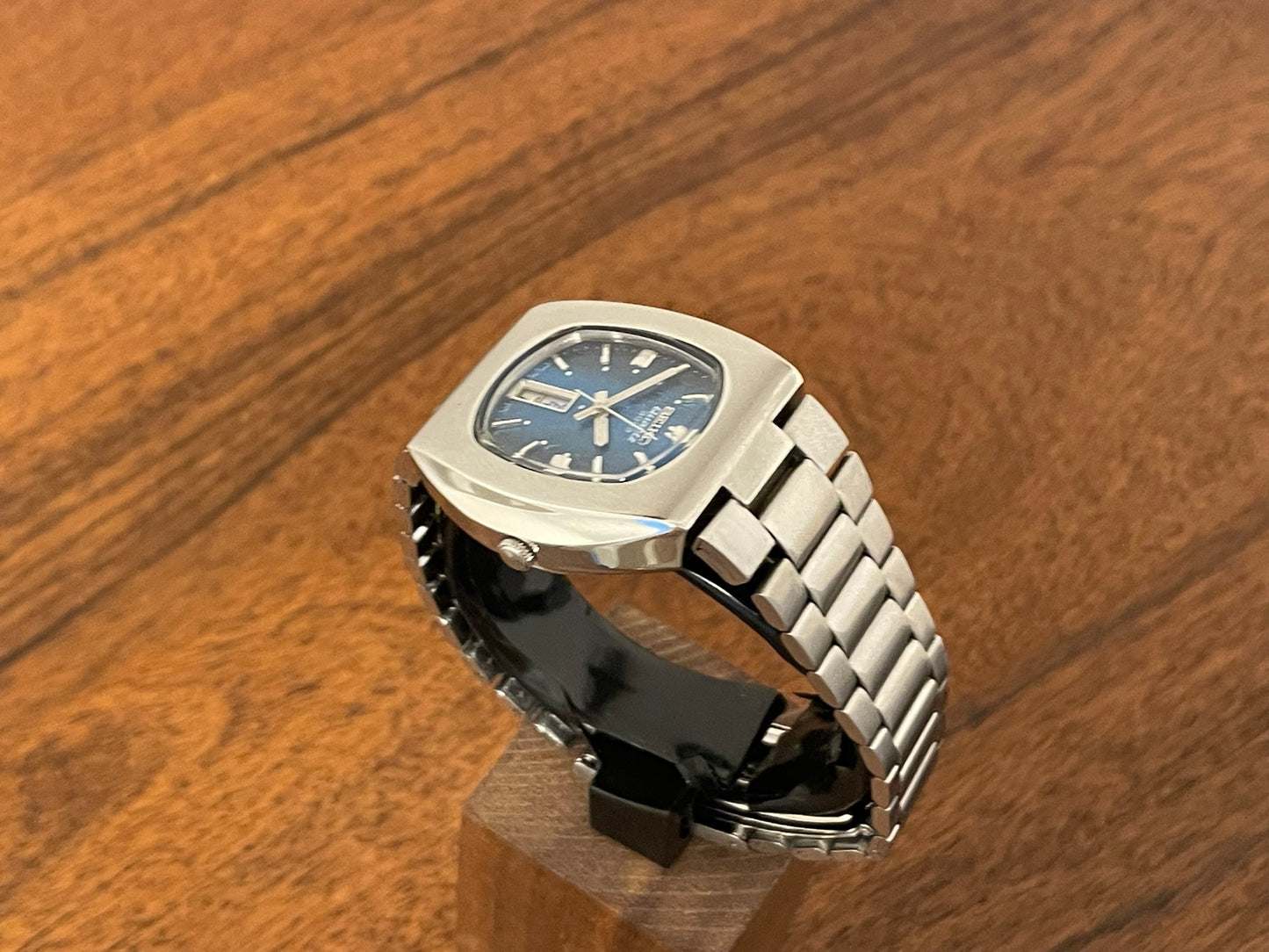 (1983) Seiko 3863-5009 Quartz 3003 "ocean blue textured dial" (serviced)