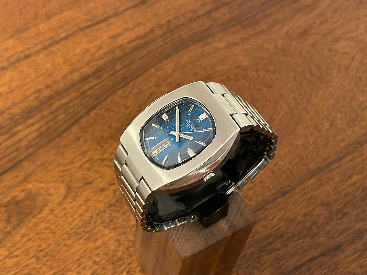 (1983) Seiko 3863-5009 Quartz 3003 "ocean blue textured dial" (serviced)