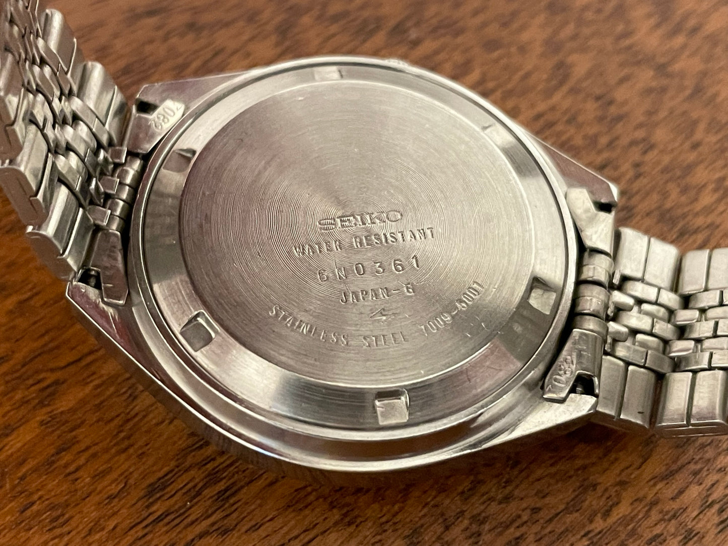 (1976) Seiko 7009-5001 "TV dial" oval case - grey gradient dial (serviced)