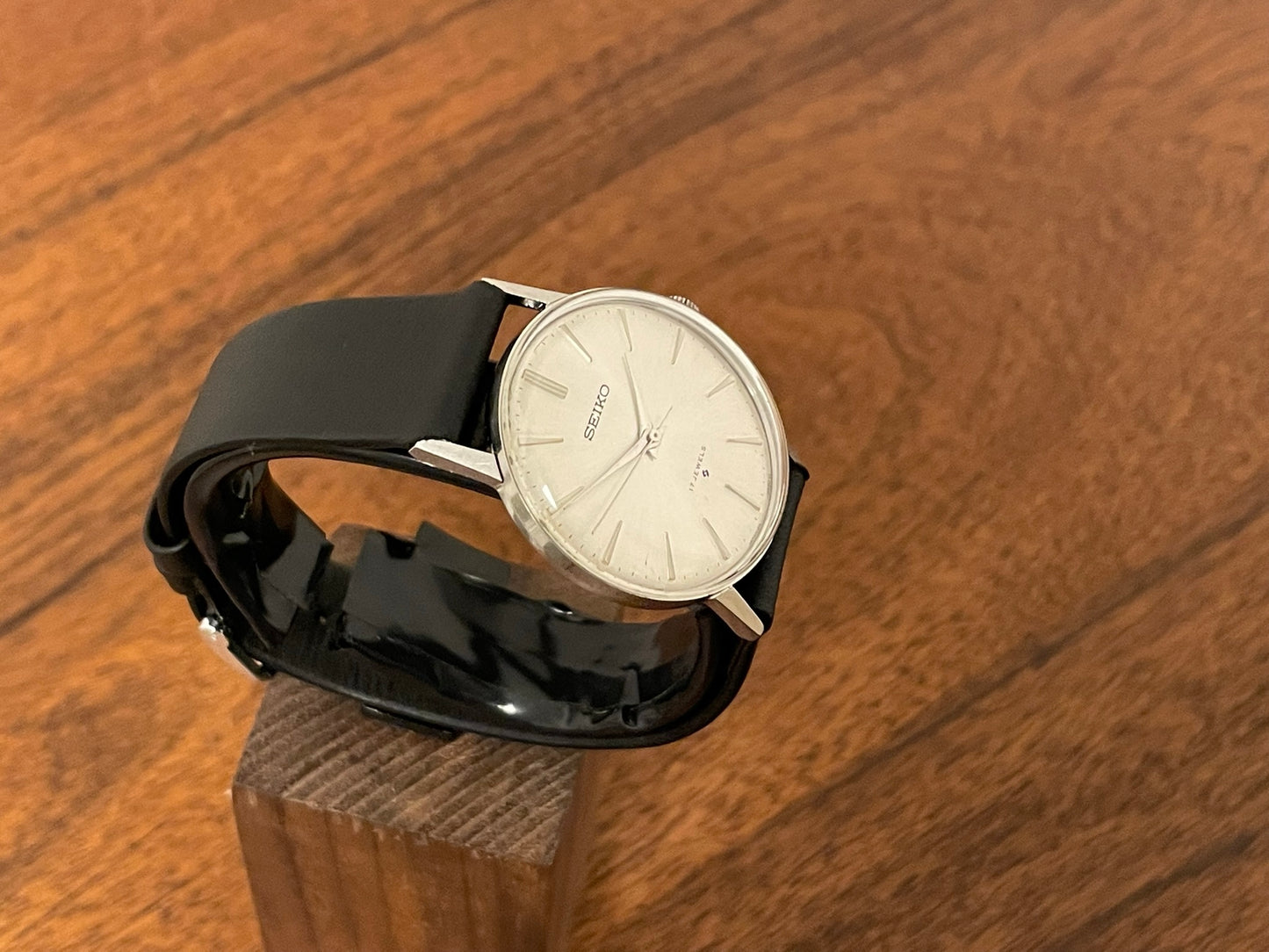 (1968) Seiko 66-9990 dress watch (full service)