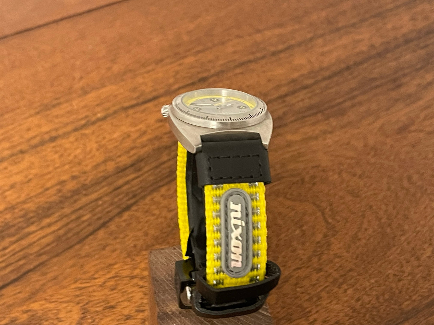 (1990s) Nixon Exactly diver - small size