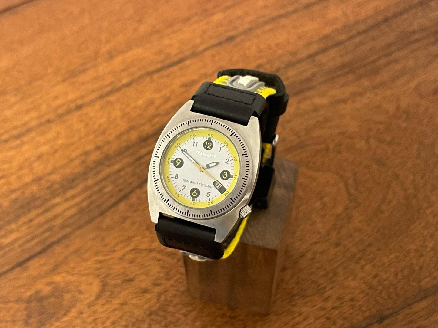 (1990s) Nixon Exactly diver - small size