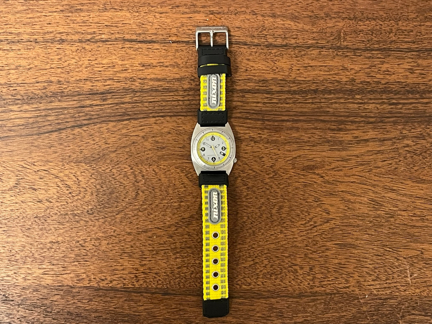 (1990s) Nixon Exactly diver - small size