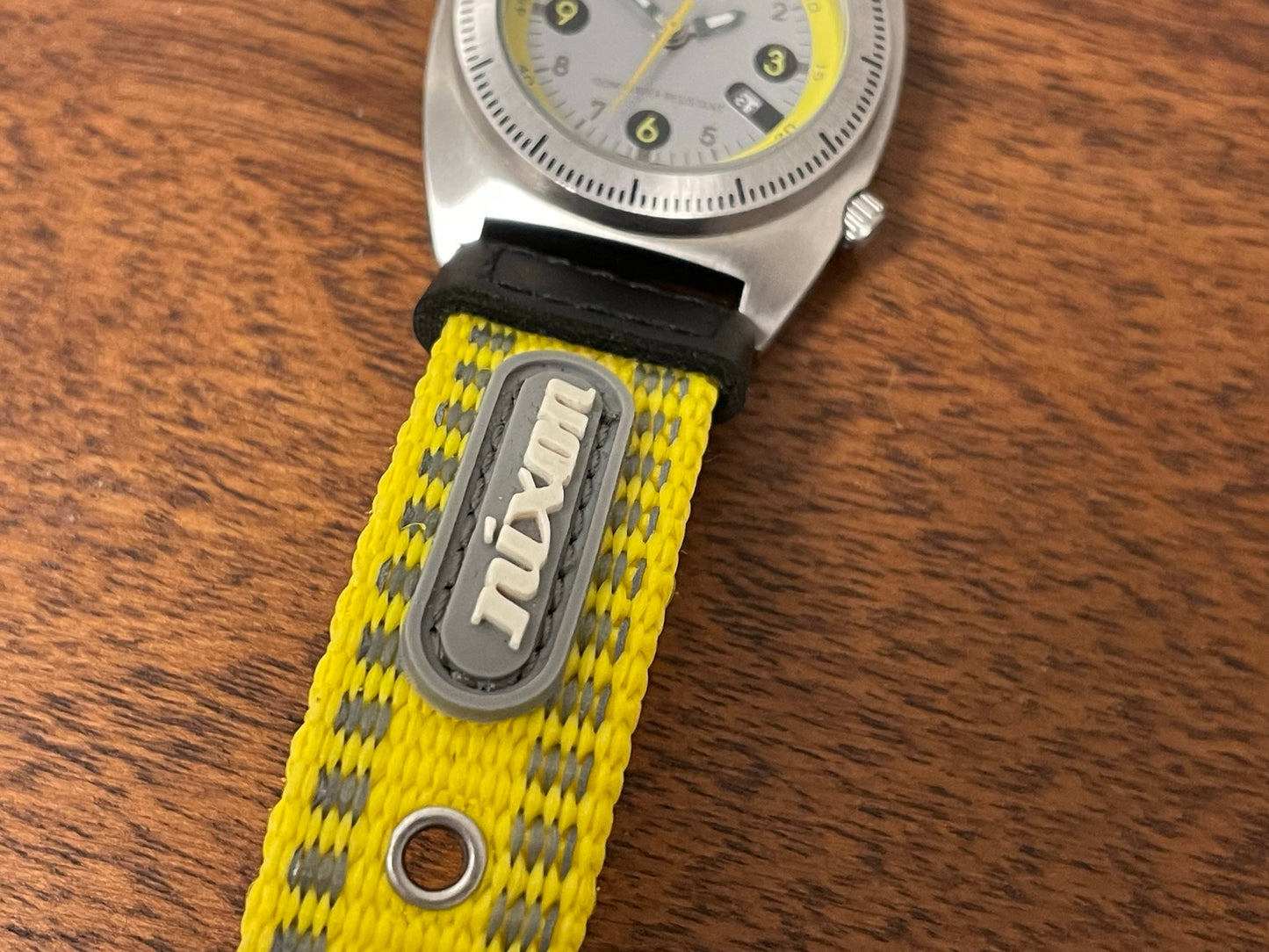 (1990s) Nixon Exactly diver - small size