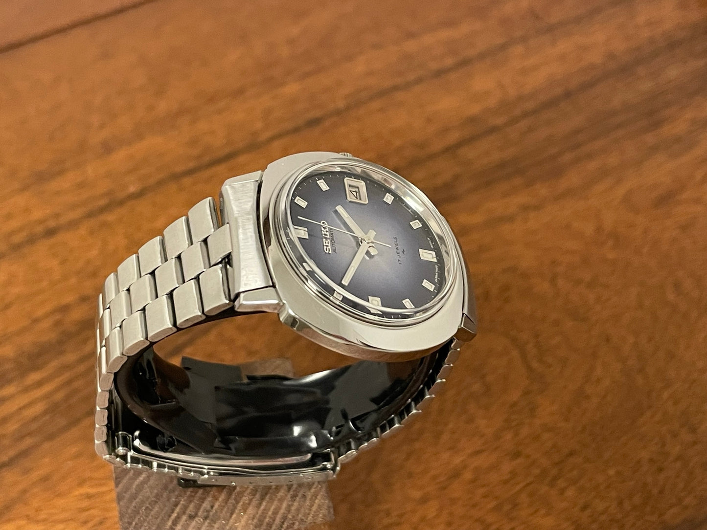 (1978) Seiko 7025-8000 UFO - blue gradient dial (serviced)