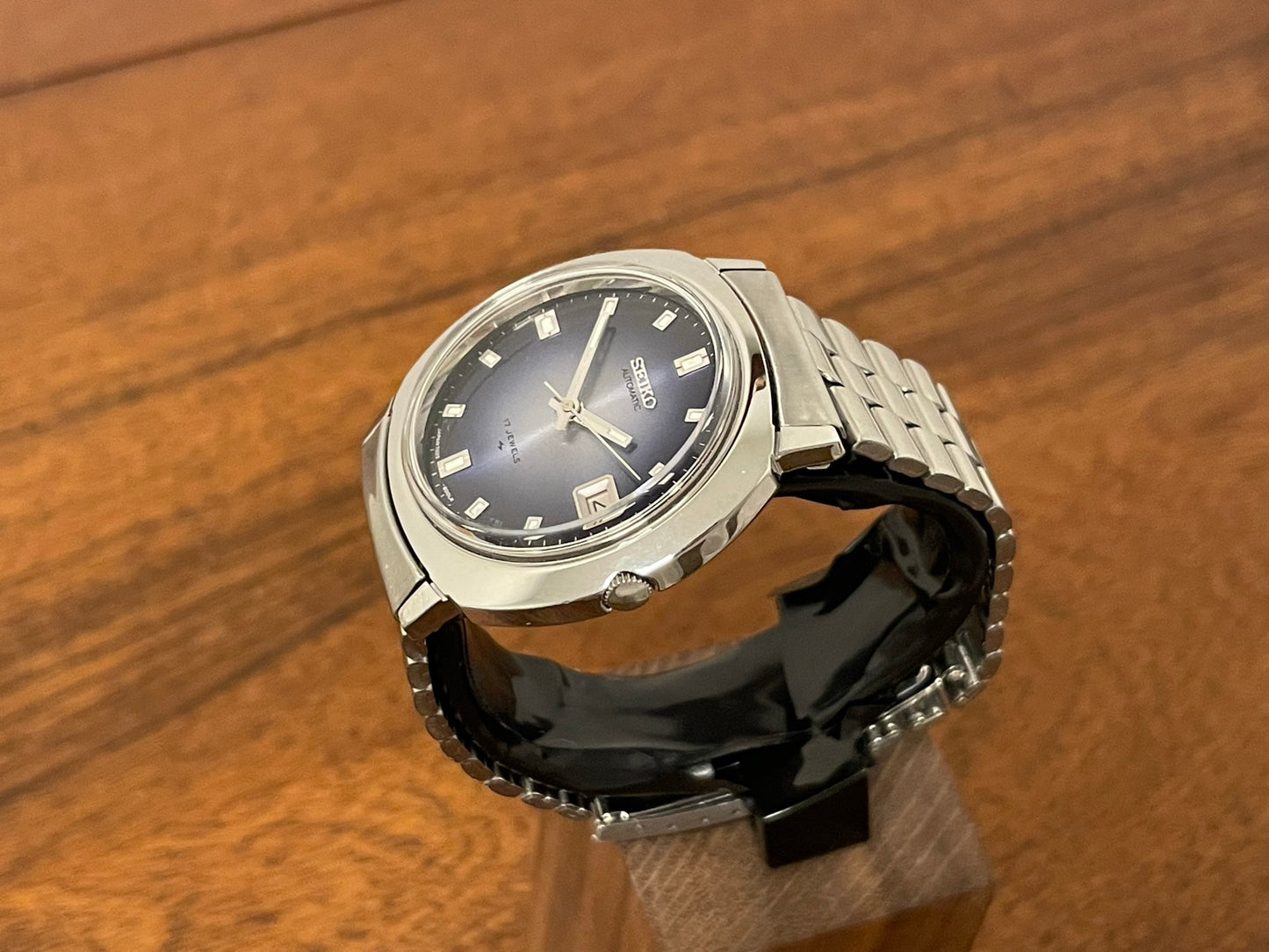 (1978) Seiko 7025-8000 UFO - blue gradient dial (serviced)