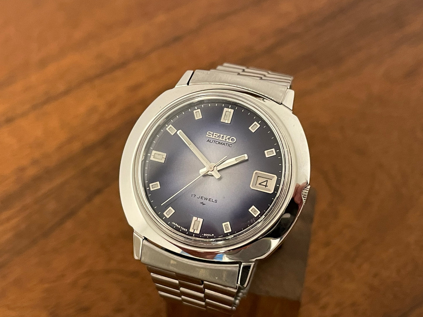 (1978) Seiko 7025-8000 UFO - blue gradient dial (serviced)