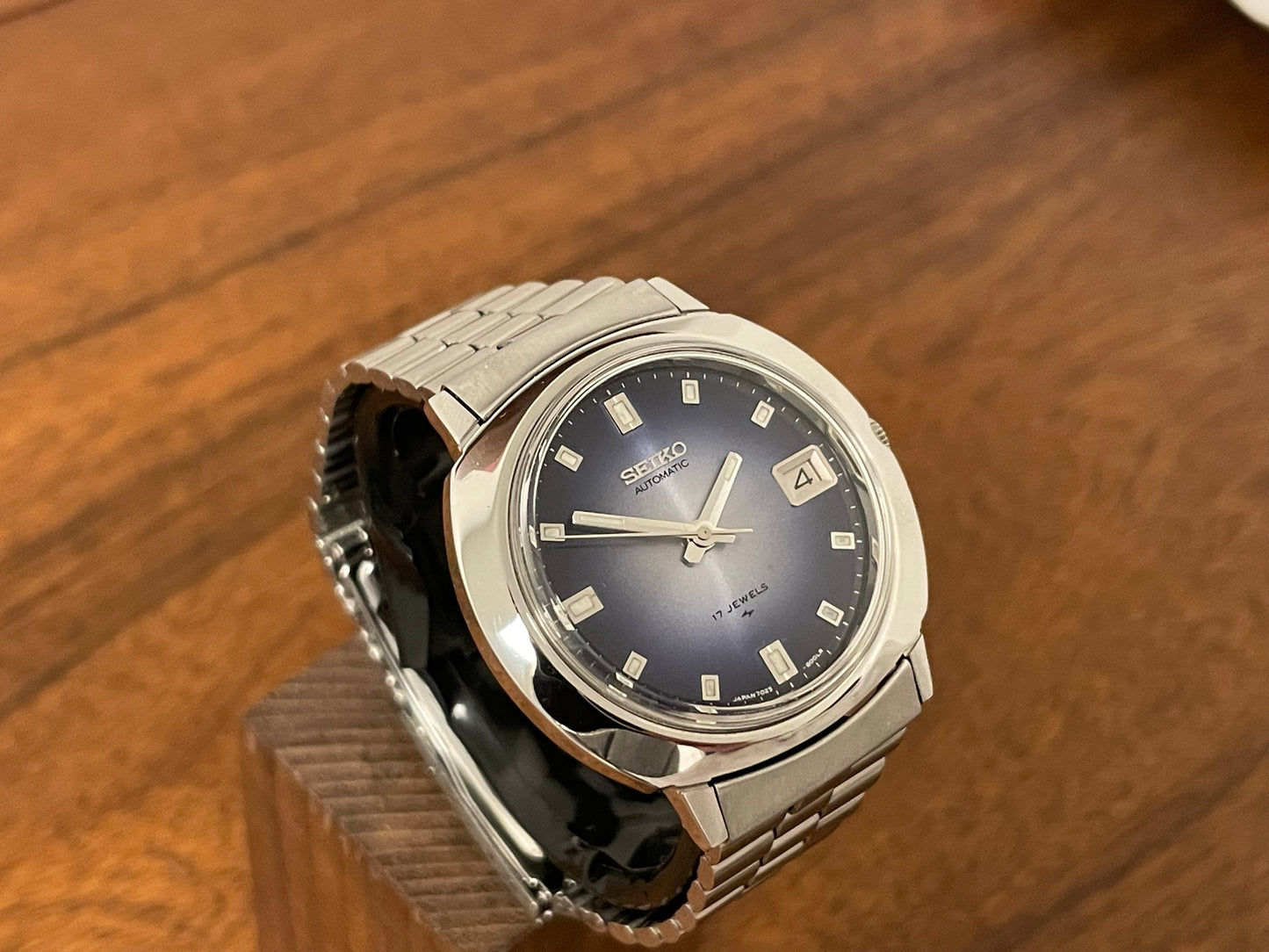 (1978) Seiko 7025-8000 UFO - blue gradient dial (serviced)