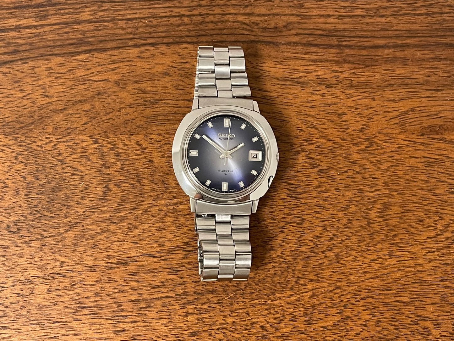 (1978) Seiko 7025-8000 UFO - blue gradient dial (serviced)
