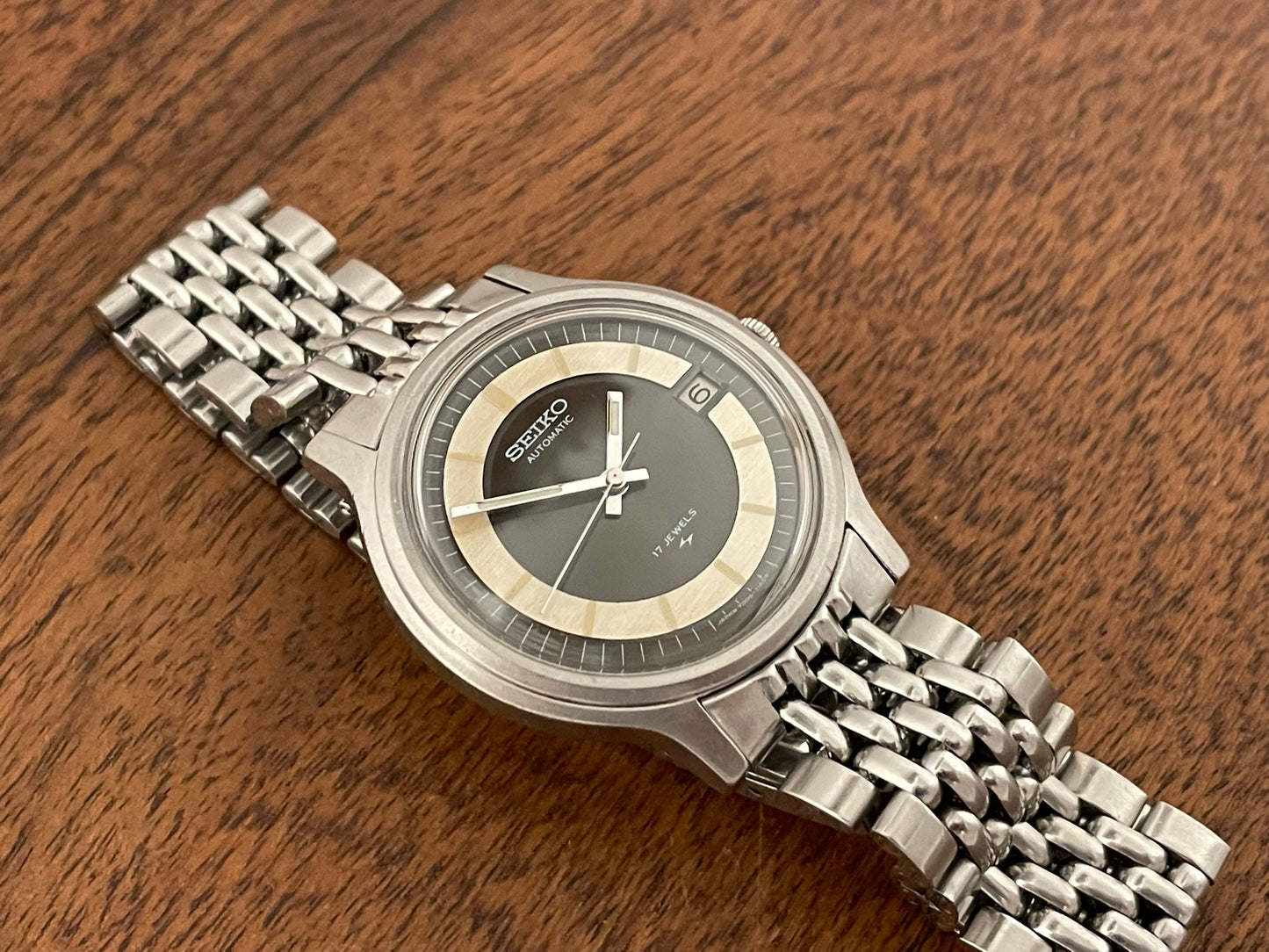 (1973) Seiko 7005-7110 "bullseye dial" automatic 17 jewels (full service)