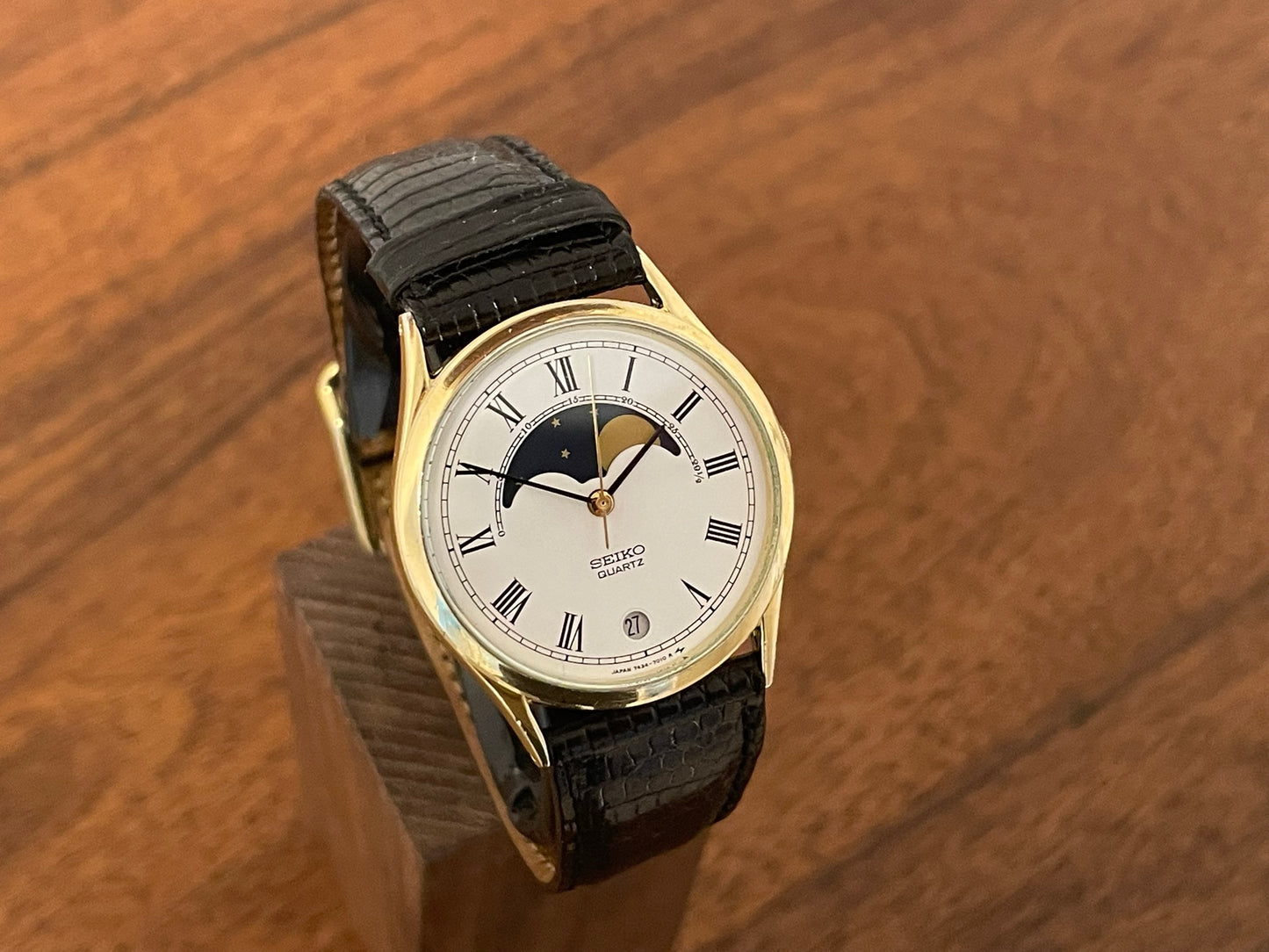 (1984) Seiko 7434-7000 dress watch with moon phase - white Roman numeral dial