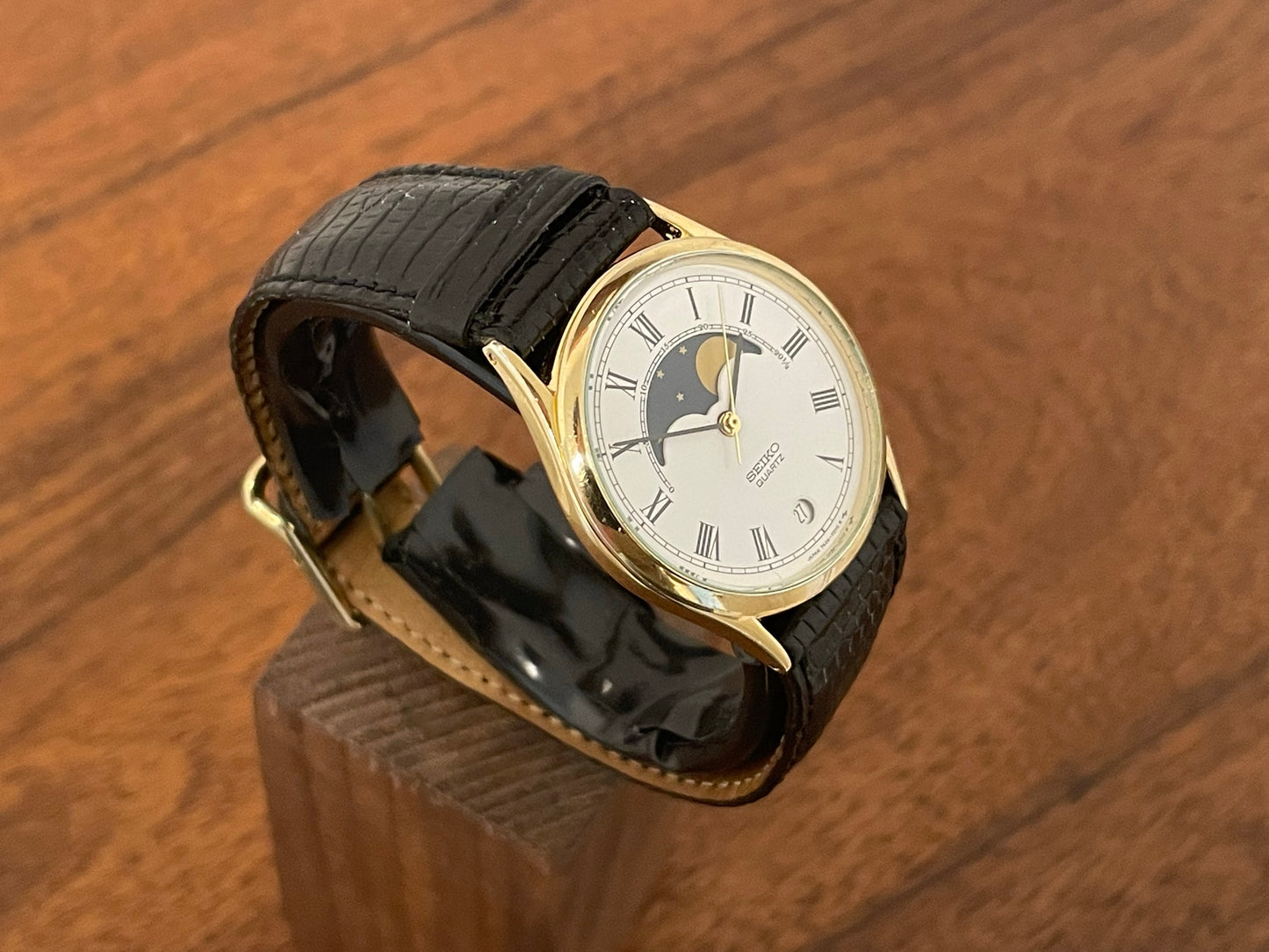 (1984) Seiko 7434-7000 dress watch with moon phase - white Roman numeral dial