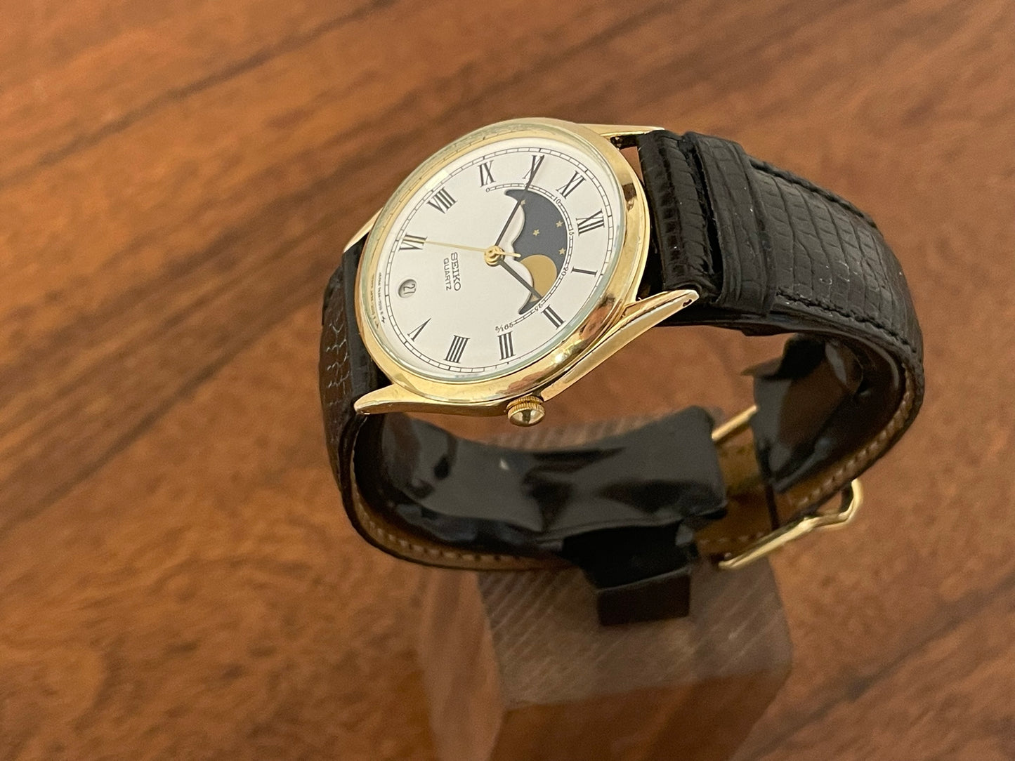 (1984) Seiko 7434-7000 dress watch with moon phase - white Roman numeral dial