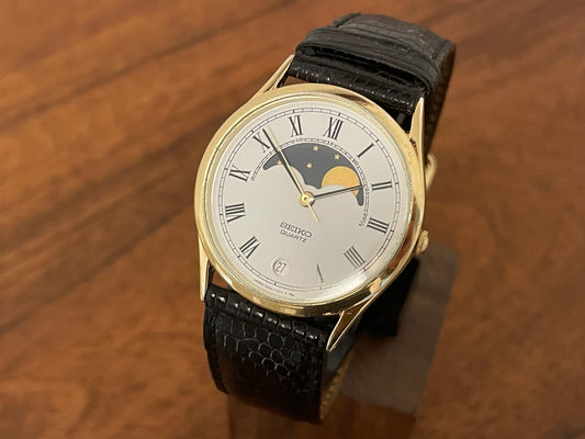1984 vintage Seiko 7434-7000 dress watch with moon phase front view