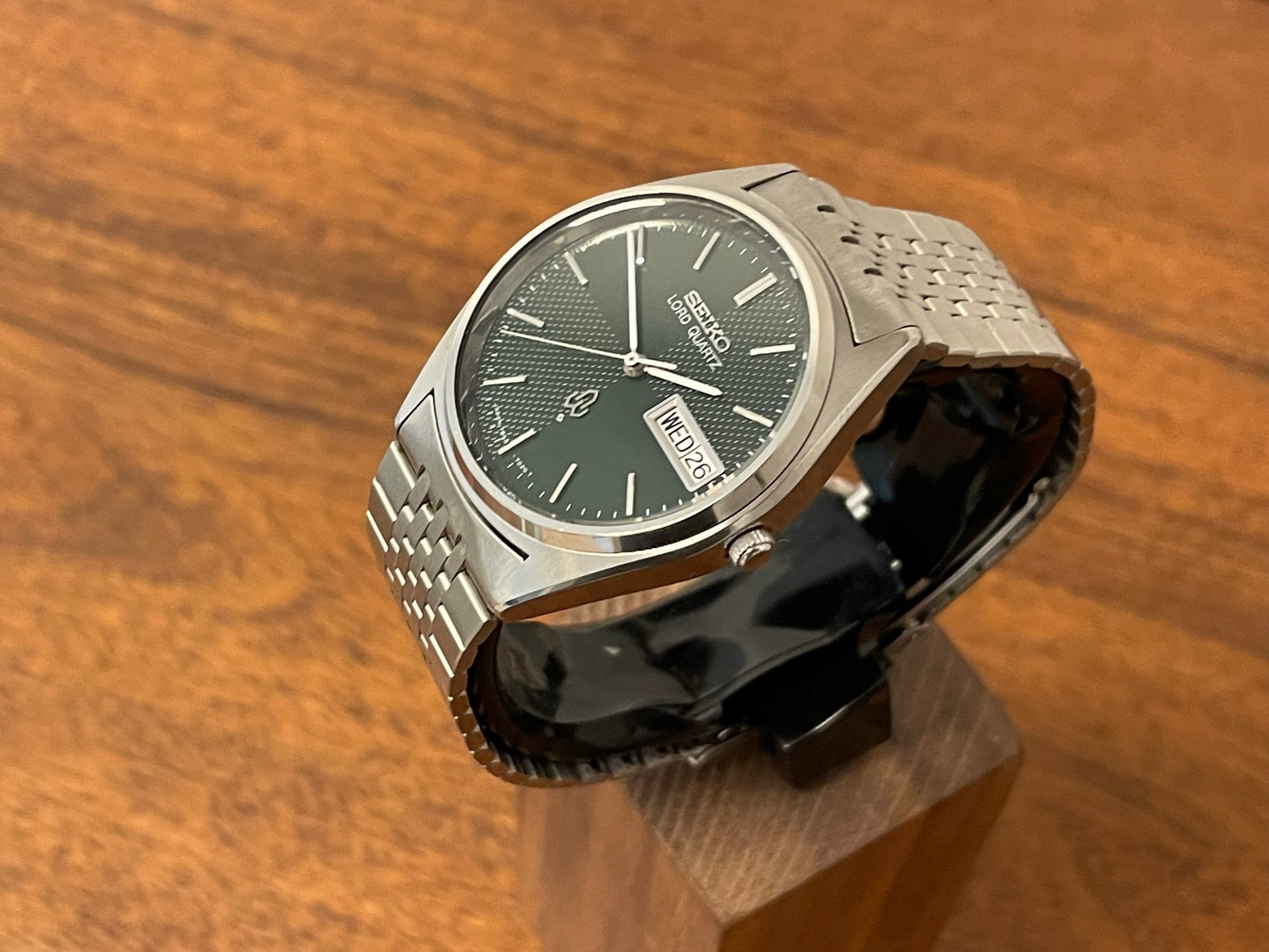 (1978) Seiko 7853-7020 Lord Quartz - green textured dial (NOS)