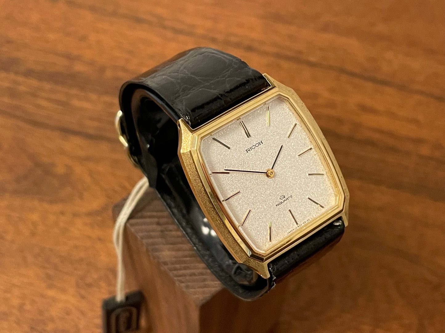 (1970's) Ricoh 632005 Riquartz "Tank" with diamond dust dial (NOS)