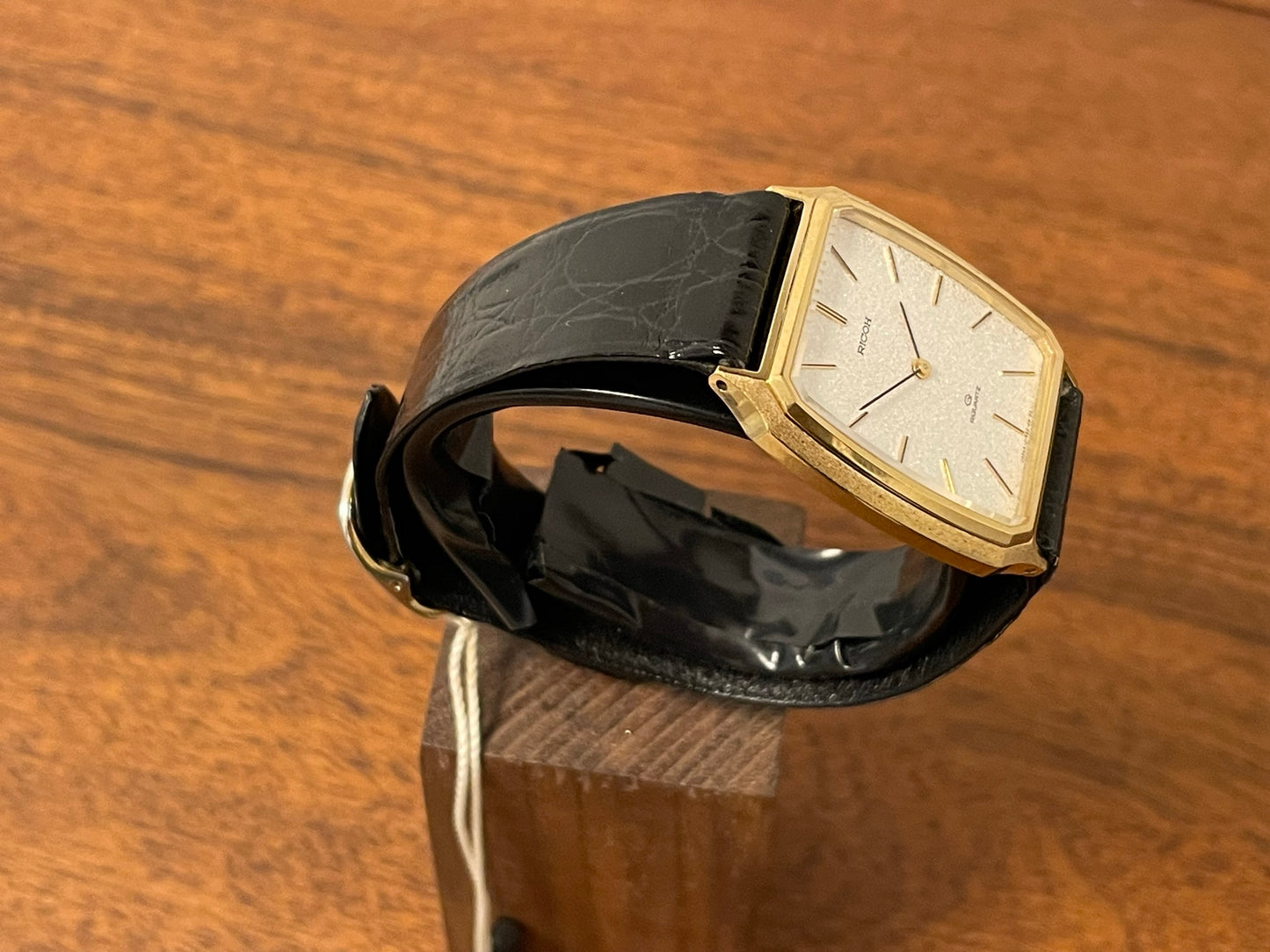 (1970's) Ricoh 632005 Riquartz "Tank" with diamond dust dial (NOS)