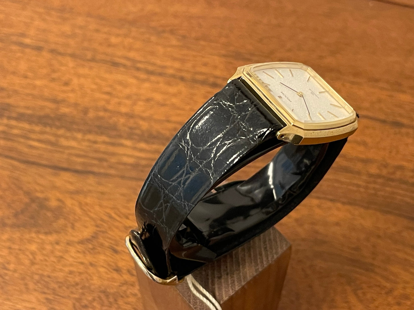 (1970's) Ricoh 632005 Riquartz "Tank" with diamond dust dial (NOS)