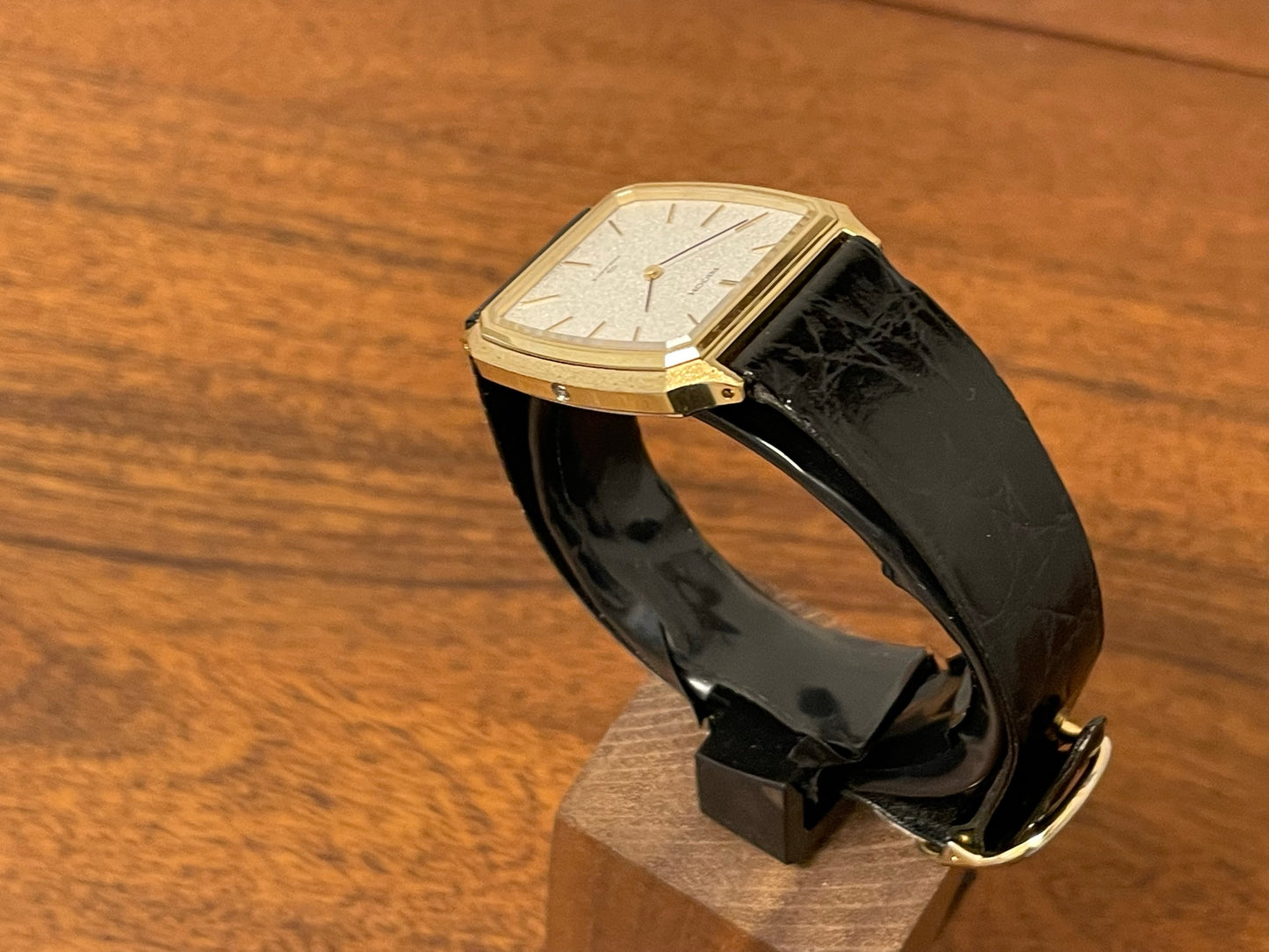 (1970's) Ricoh 632005 Riquartz "Tank" with diamond dust dial (NOS)