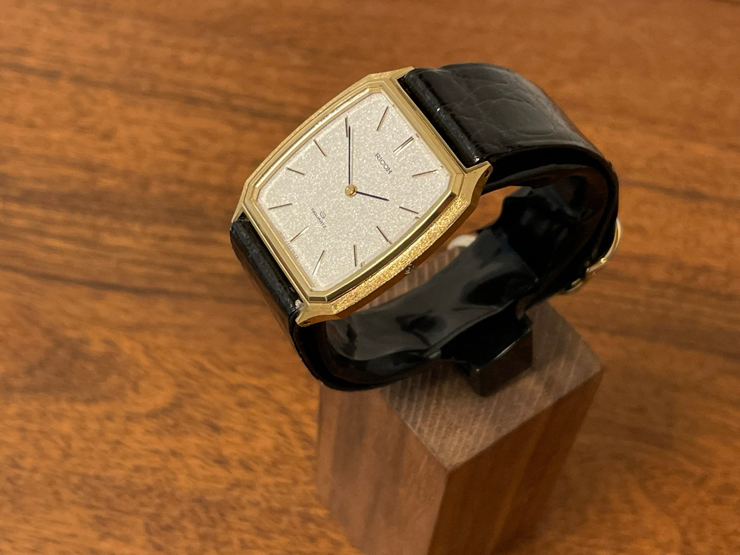 (1970's) Ricoh 632005 Riquartz "Tank" with diamond dust dial (NOS)