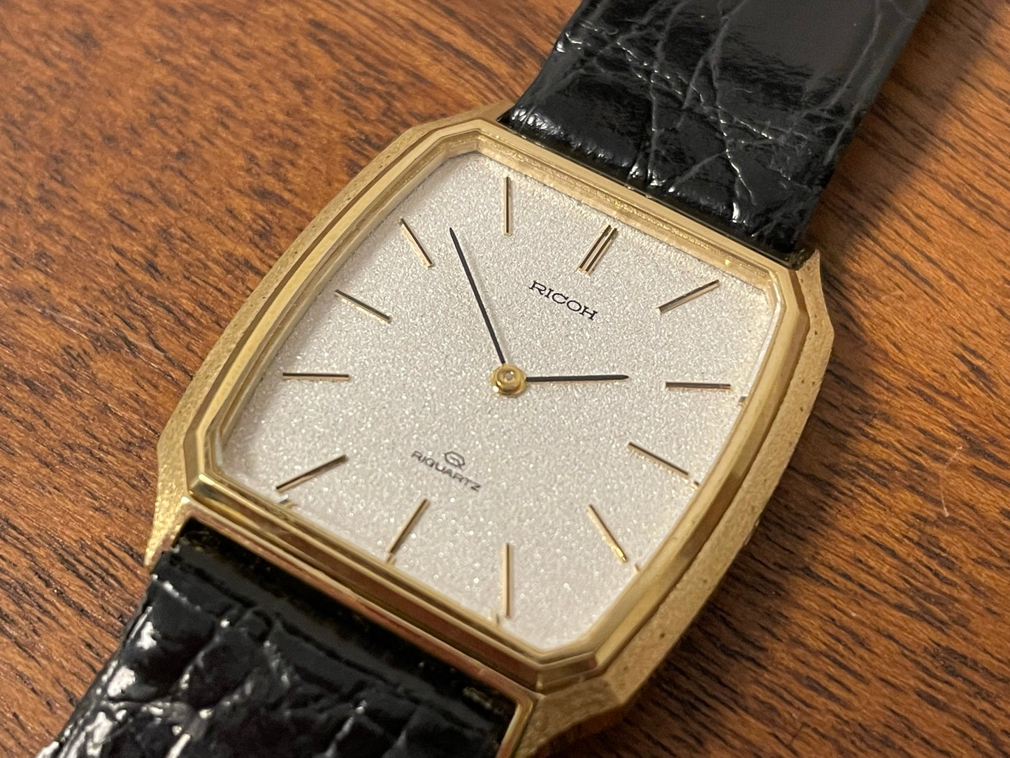 (1970's) Ricoh 632005 Riquartz "Tank" with diamond dust dial (NOS)