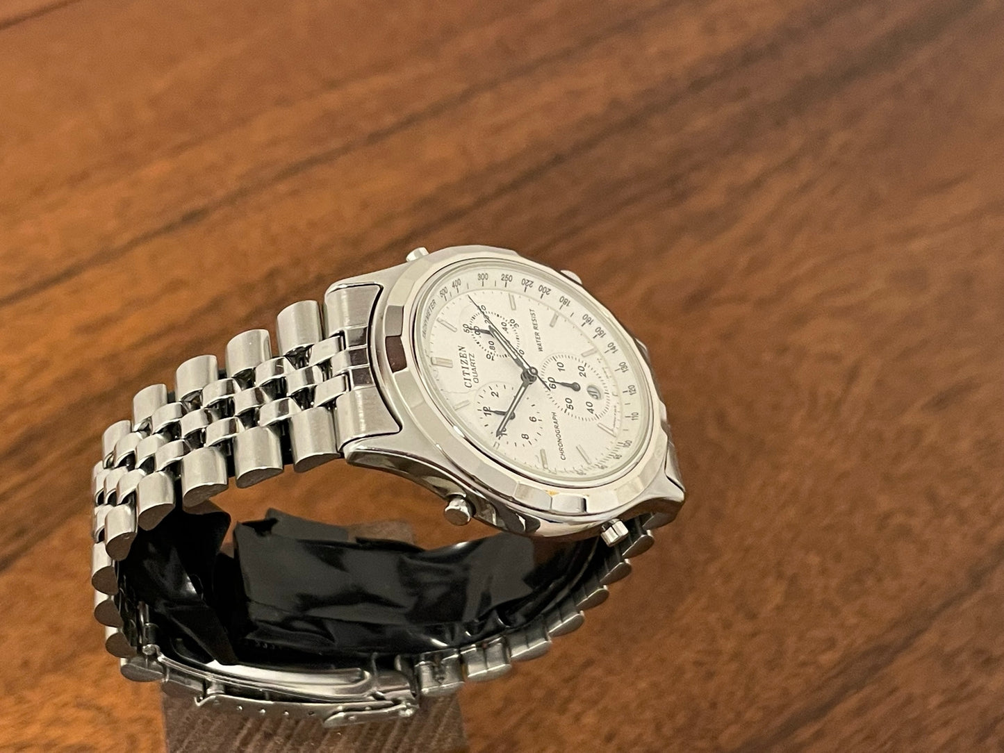 (1990s) Citizen 3560-351606 Chronograph - white dial and fluted bezel