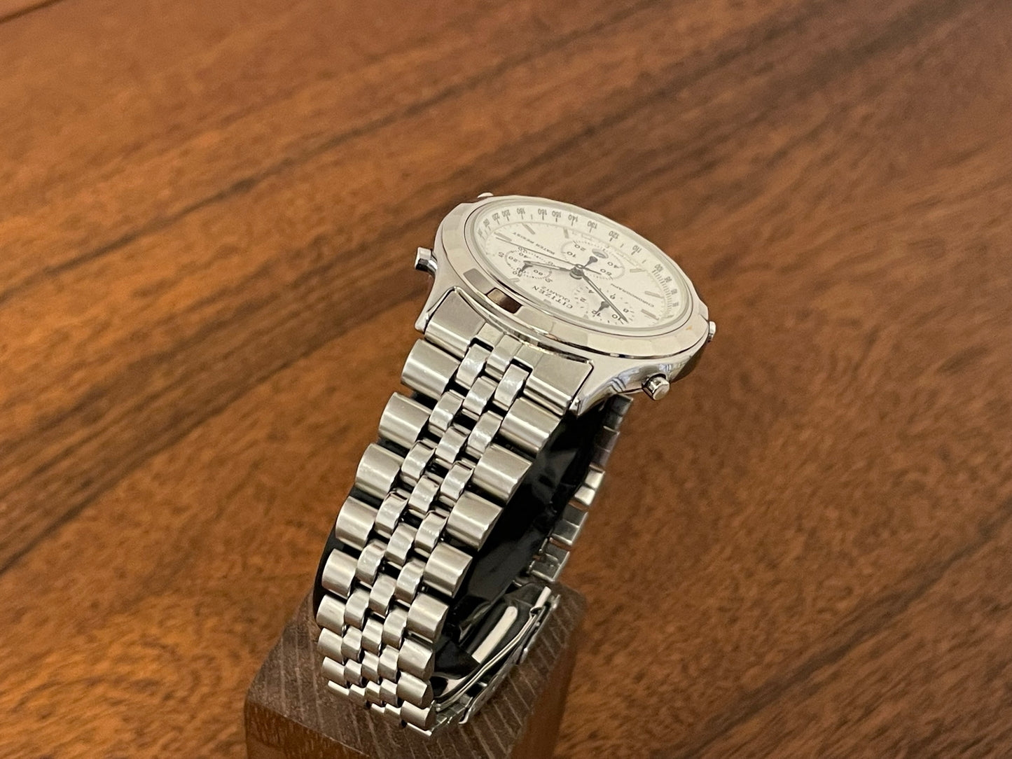 (1990s) Citizen 3560-351606 Chronograph - white dial and fluted bezel