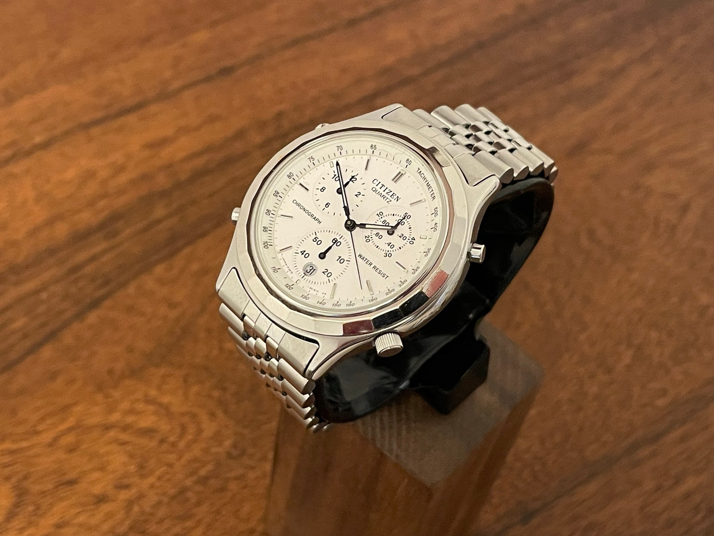 (1990s) Citizen 3560-351606 Chronograph - white dial and fluted bezel