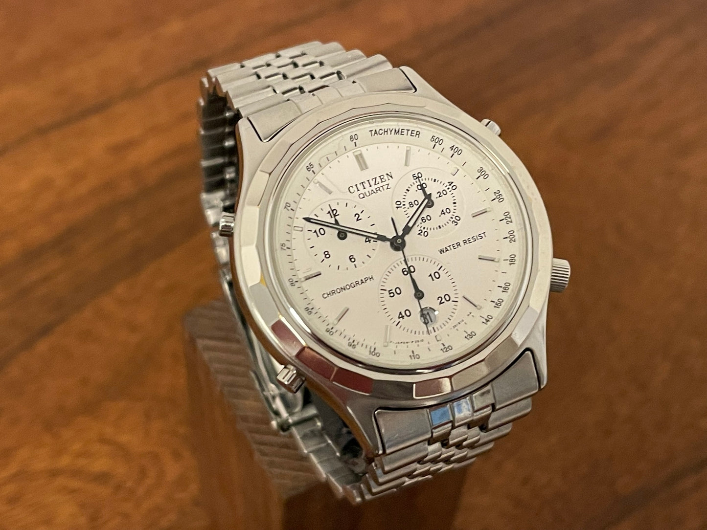 (1990s) Citizen 3560-351606 Chronograph - white dial and fluted bezel