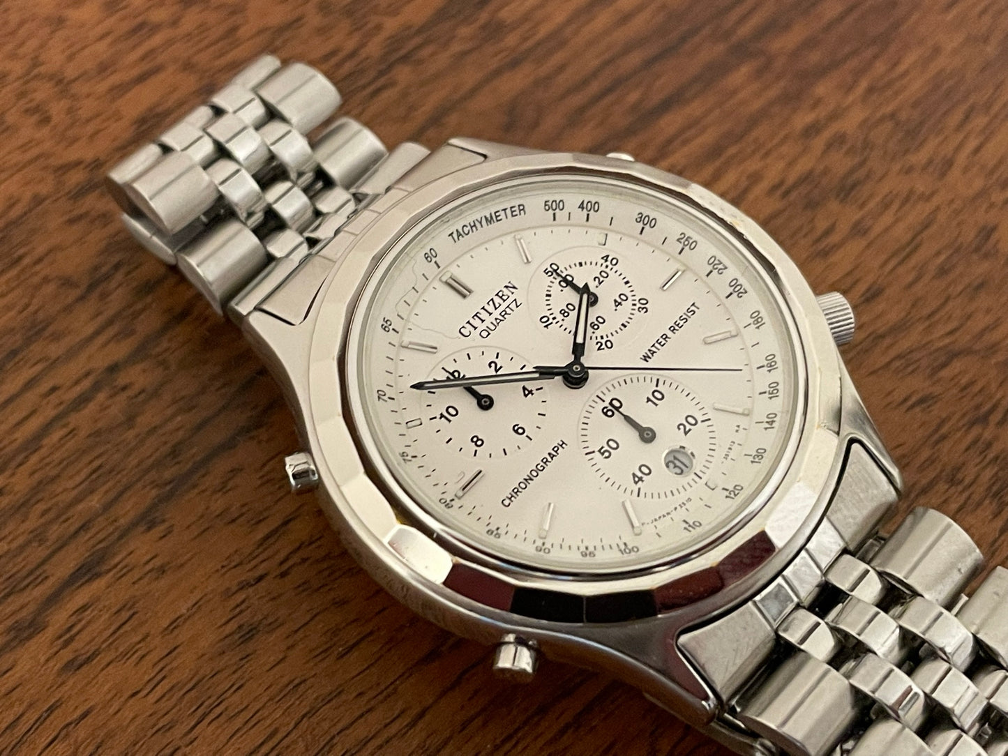 (1990s) Citizen 3560-351606 Chronograph - white dial and fluted bezel