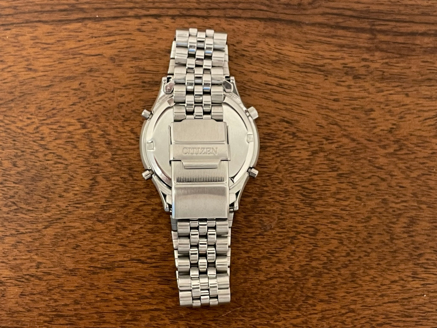 (1990s) Citizen 3560-351606 Chronograph - white dial and fluted bezel