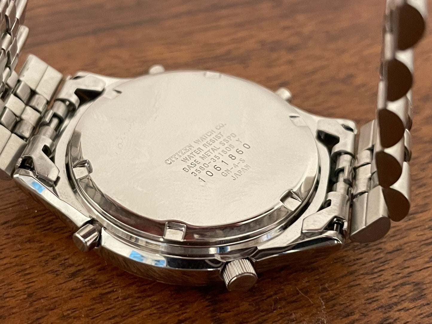 (1990s) Citizen 3560-351606 Chronograph - white dial and fluted bezel