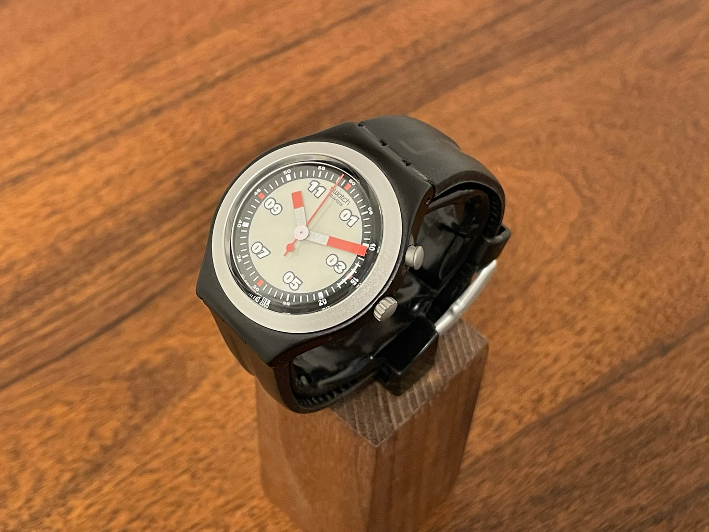 (2005) Swatch YGB9000 Irony Loomi "Enough Time" (NOS)