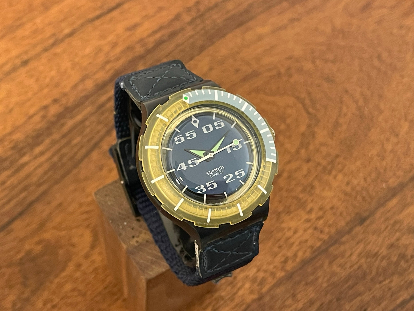 (1999) Swatch SDN122 Scuba 200 "Aquazone"