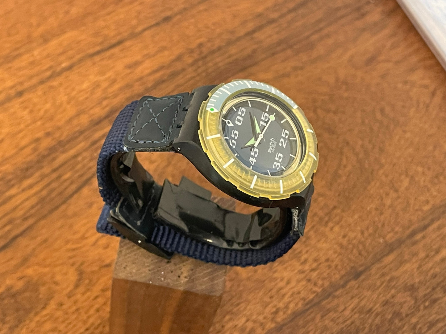 (1999) Swatch SDN122 Scuba 200 "Aquazone"
