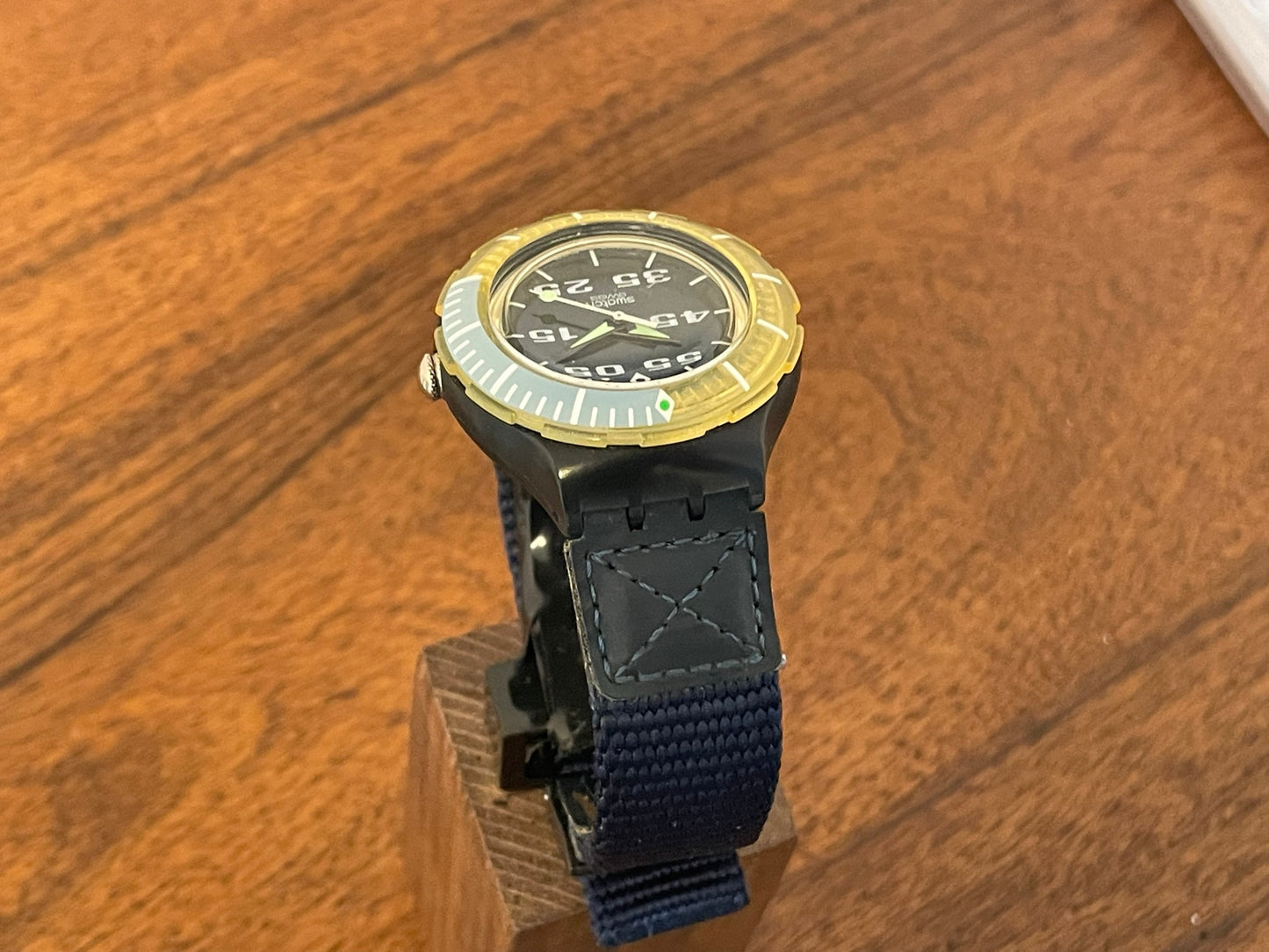 (1999) Swatch SDN122 Scuba 200 "Aquazone"