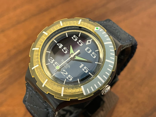 (1999) vintage Swatch SDN122 Scuba 200 "Aquazone" front view